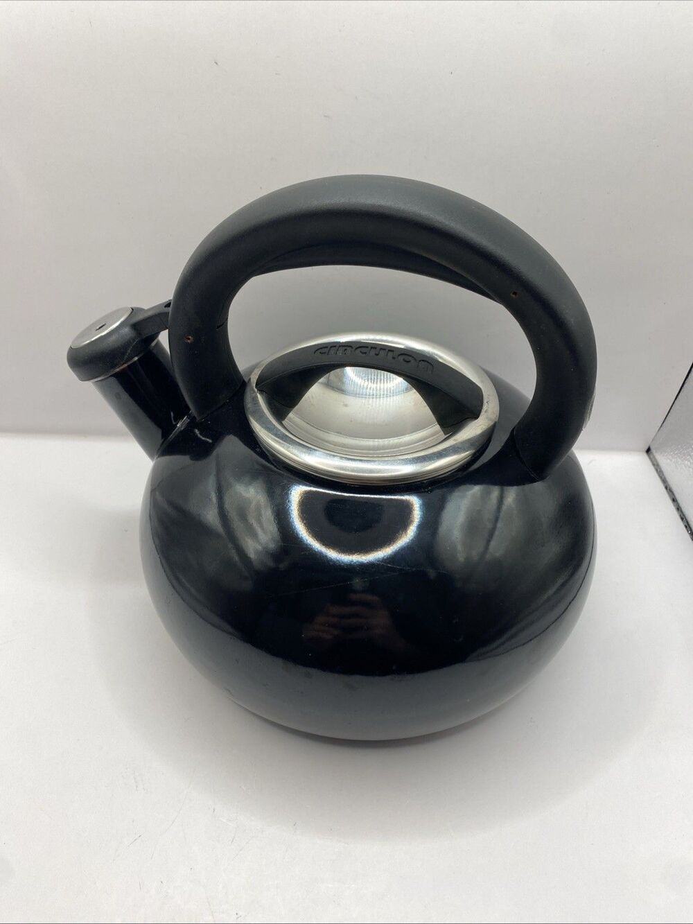 Circulon Whistling Tea Kettle Black Enamel Finish 1.5 Quarts (6 Cups)